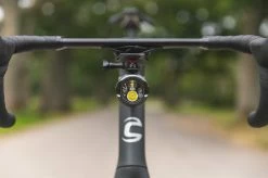 Eclairage Avant Exposure Lights Strada MK11 SB AKTIV 2023 - Gun Metal Black -vélo Soldes Eclairage avant exposure lights strada mk11 rs aktiv gun metal black baroudeur cycles lyon route ultra 4