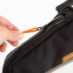 Sacoche De Top Tube Restrap -vélo Soldes U01NTRy9QJGCHWfdnmN7 00 Top Tube Bag4 1024x1024 ff430447 7435 494c 99aa 4ad7d5278867