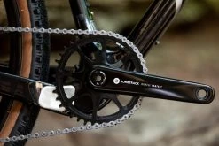 Gravel Bike Carbone Bombtrack Hook EXT C 27,5" Glossy Metallic Black 2022 -vélo Soldes bombtrack hook ext c gravel voyage carbone fourche carbone 2022 baroudeur cycles lyon 7