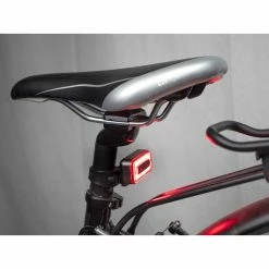 CoolRide Feu Arrière Multi-usages Led USB 7 CoolRide Feu Arrière Multi-usages Led USB -vélo Soldes eclairage led rouge multi usages clignotante usb fixation 3