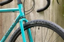 Vélo Surly Straggler 700C 2021 Chlorine Dream -vélo Soldes surly straggler 700c 650b gravel bike acier baroudeur cycles lyon front 3 c5af0211 76c8 461c ab7d 957b5edffee7