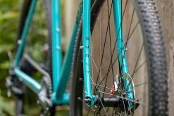 Vélo Gravel Surly Straggler 700C 2021 Black -vélo Soldes surly straggler 700c 650b gravel bike acier baroudeur cycles lyon front wheel 3e7bb2fc c562 4f37 8af5 2f83dbd6ed68