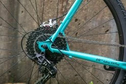 Vélo Gravel Surly Straggler 650B 2021 Black -vélo Soldes surly straggler 700c 650b gravel bike acier baroudeur cycles lyon rear wheel 5b9f4f5a 0b3e 4e4f 9930 983fe616954a