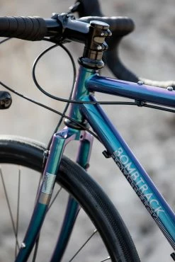 Vélo Gravel Bombtrack ARISE SG 2022 Glossy Cobalt/green -vélo Soldes velo gravel bombtrack ARISE SG BLUE PURPLE baroudeur cycles lyon 7